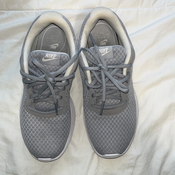 Nike shoes - Picture 4 of 7